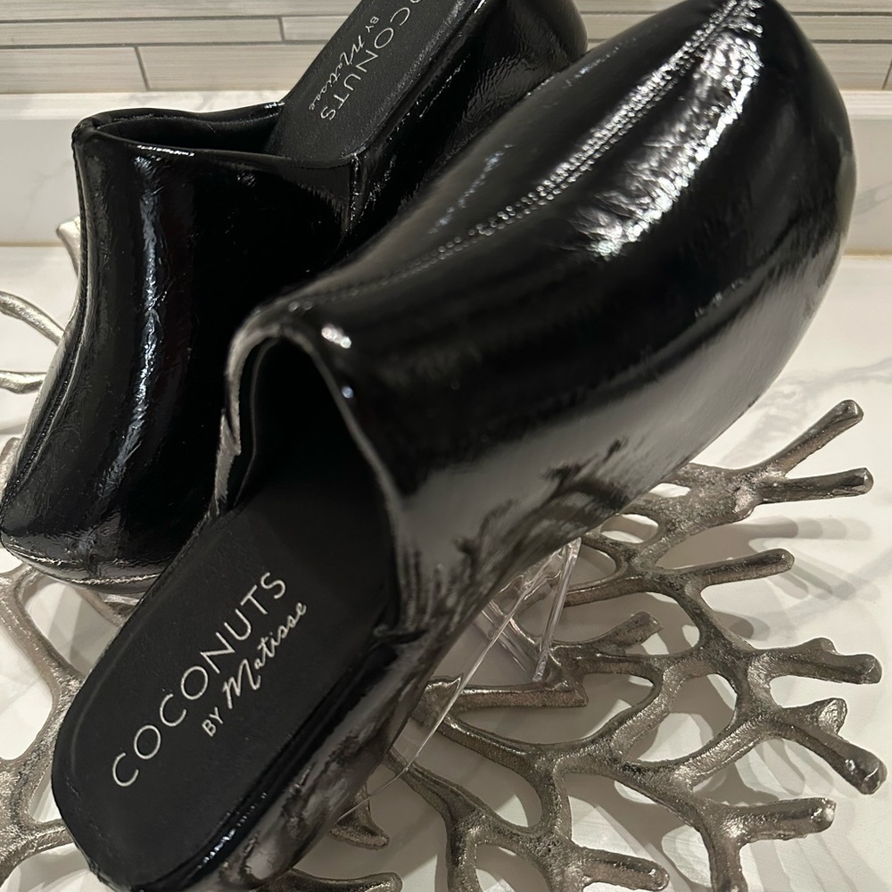 The Perfect Stylish Comfortable Coconuts by Matisse Mule